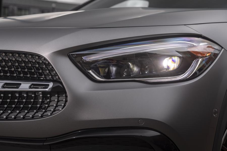Детали экстерьера Mercedes-Benz GLA250 AMG Line (H247) 2020 года  (NA) (фото 15 из 96)